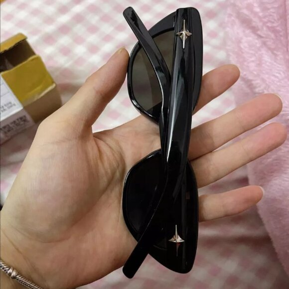 Cat-eye sunglasses - Picture 3 of 3